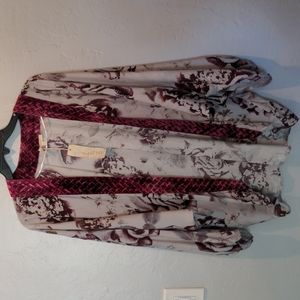 NWT MYSTREE VELVET TRIMMED SHORT KIMONO